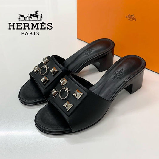 Hermes Dreamy Leather Collier Chien Sandals Black