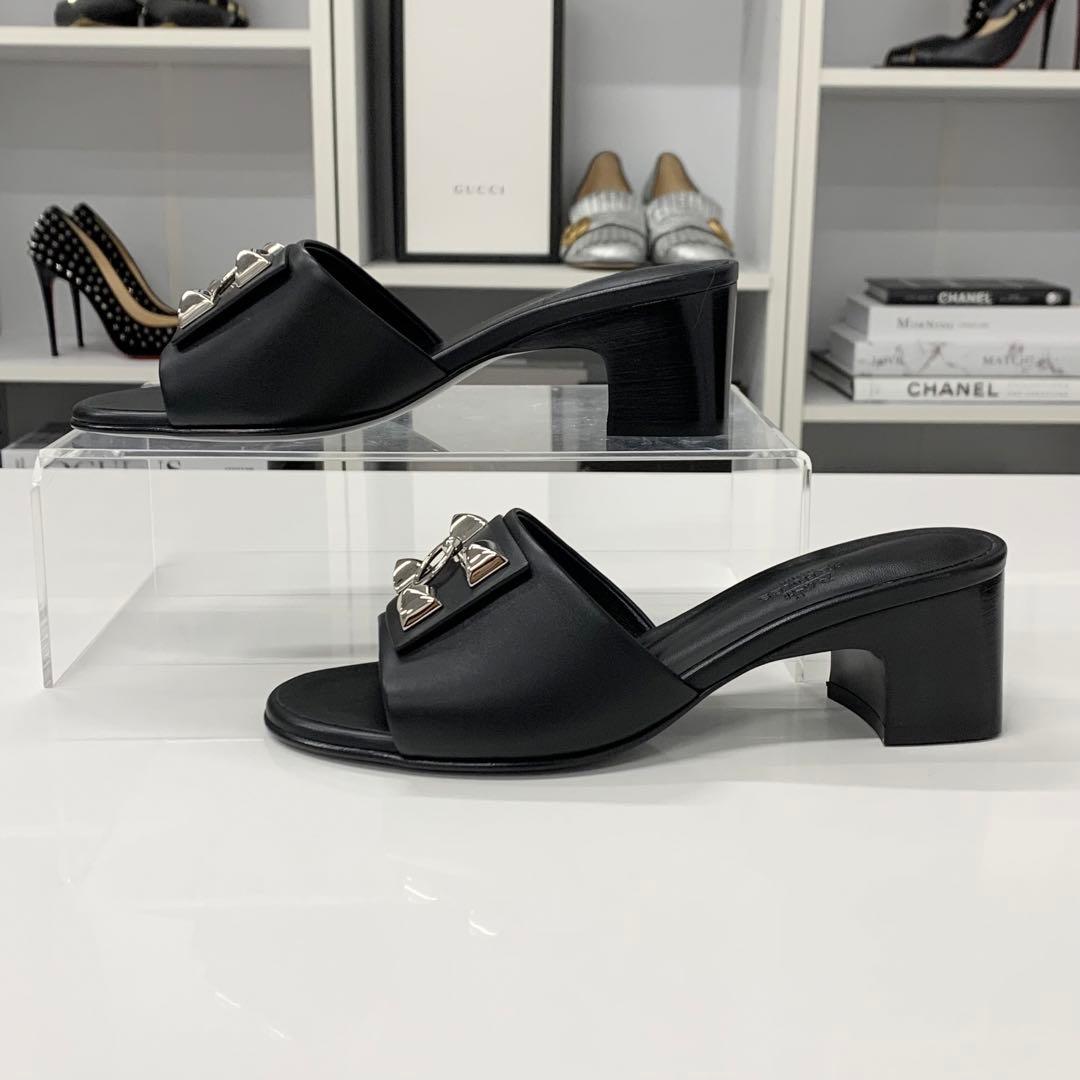 Hermes Dreamy Leather Collier Chien Sandals Black — view 3