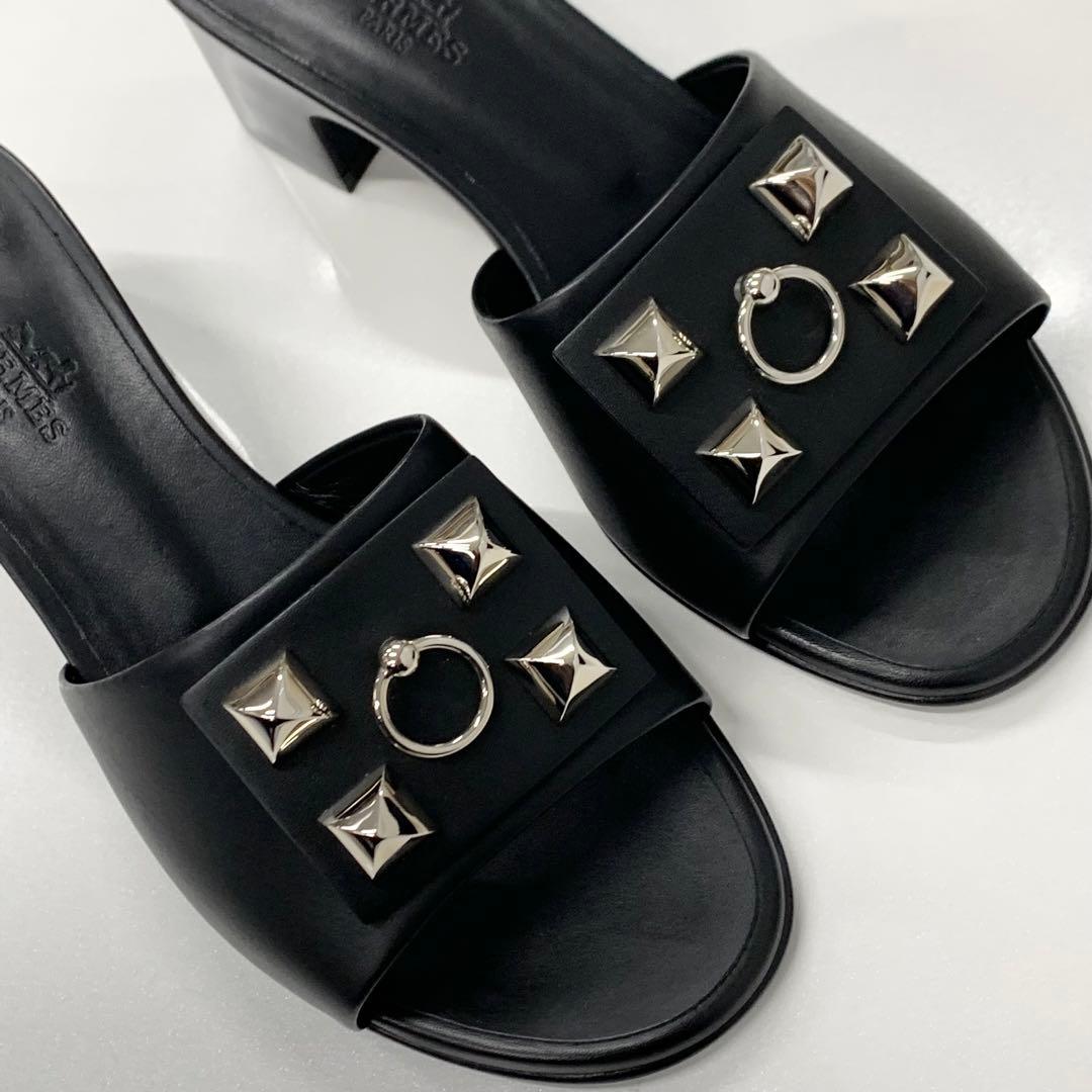 Hermes Dreamy Leather Collier Chien Sandals Black — view 9