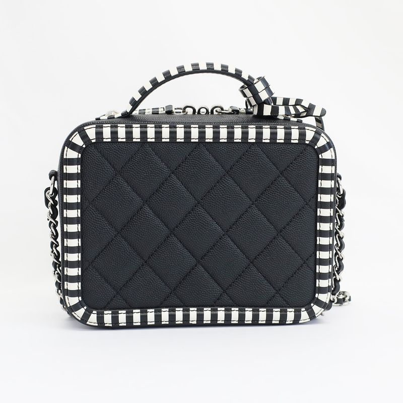 Chanel CC Filigree-chain Shoulder Bag White Black Svhardware Matelasse