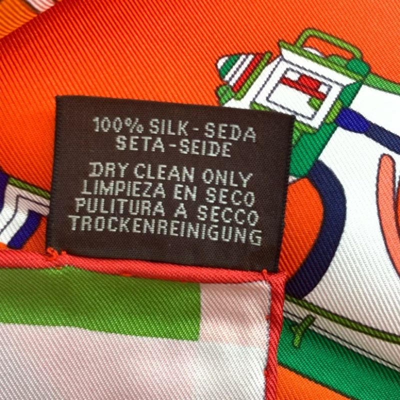 Hermes Carre 90 Voitures Exquises Elaborate Carriage Scarf 100% Silk