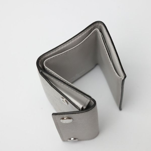 Louis Vuitton M67621 Taiga Diss Cabas Lee Compact Wallet