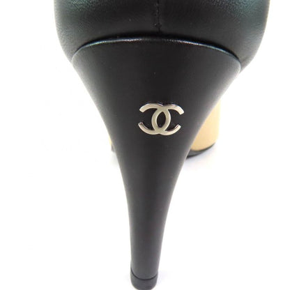 CHANEL 17P G32397 Ribbon Design With Coco Mark Hardware Bicolor Leather Pumps