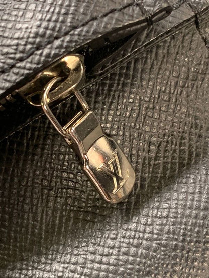 2577 Louis Vuitton Portefeuille Brazza Long Wallet M32572 Taiga Ardoise Black