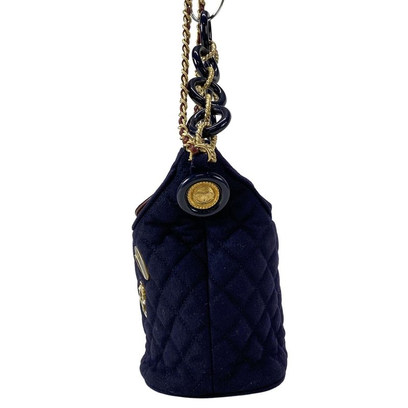Chanel Shoulder Bag Matelasse Navy Marine Charm / Vintage Gold Hardware /