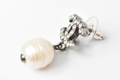 Chanel Earrings Chanel CC Motif Coco Mark Swing Pearl Silver White