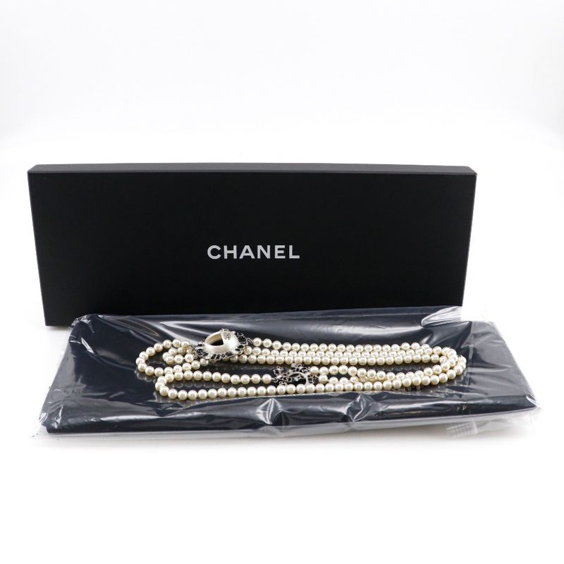 Chanel Smile Coco Mark B16 Faux Pearl And Rhinestone Black Unisex 167g Necklace