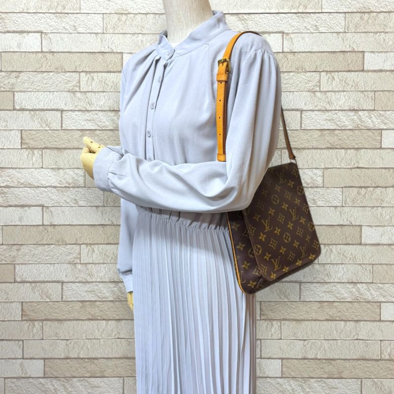 Louis Vuitton Musette Salsa Short Monogram Shoulder Bag Monogram Canvas M51258