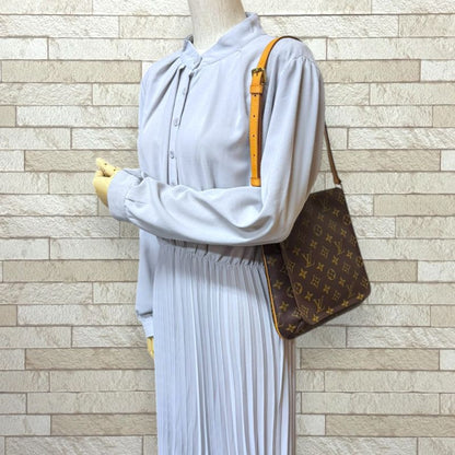 Louis Vuitton Musette Salsa Short Monogram Shoulder Bag Monogram Canvas M51258