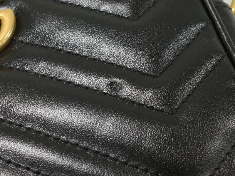 Gucci Chain Shoulder Bag GG Marmont Quilted Mini Bag Calf Black Gold Hardware