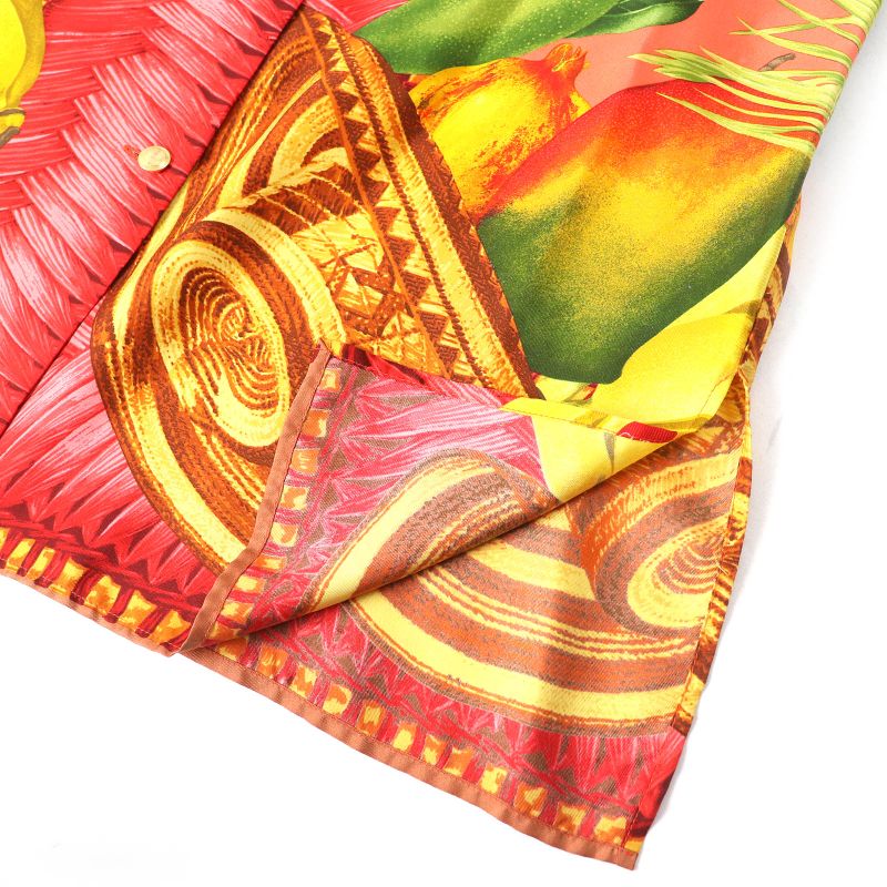 Gucci Vintage 1994 100% Silk Tom Ford Period Logo Fruit Print Gold Button