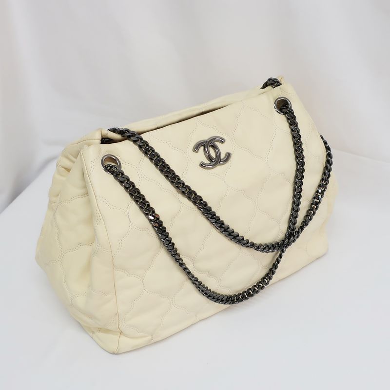 Chanel Handbag Chain Ivory Silver Hardware Coco Mark Leather Women's