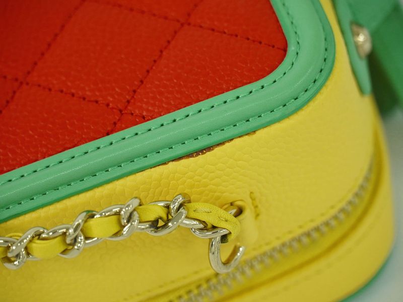 Authentic Chanel CC Filigree Vanity Bag Shoulder Bag Caviar Skin Leather Red