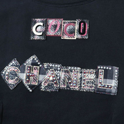 CHANEL 21B P71283 100% Cotton COCO Patch Short Sleeve T-shirt With Rhinestones