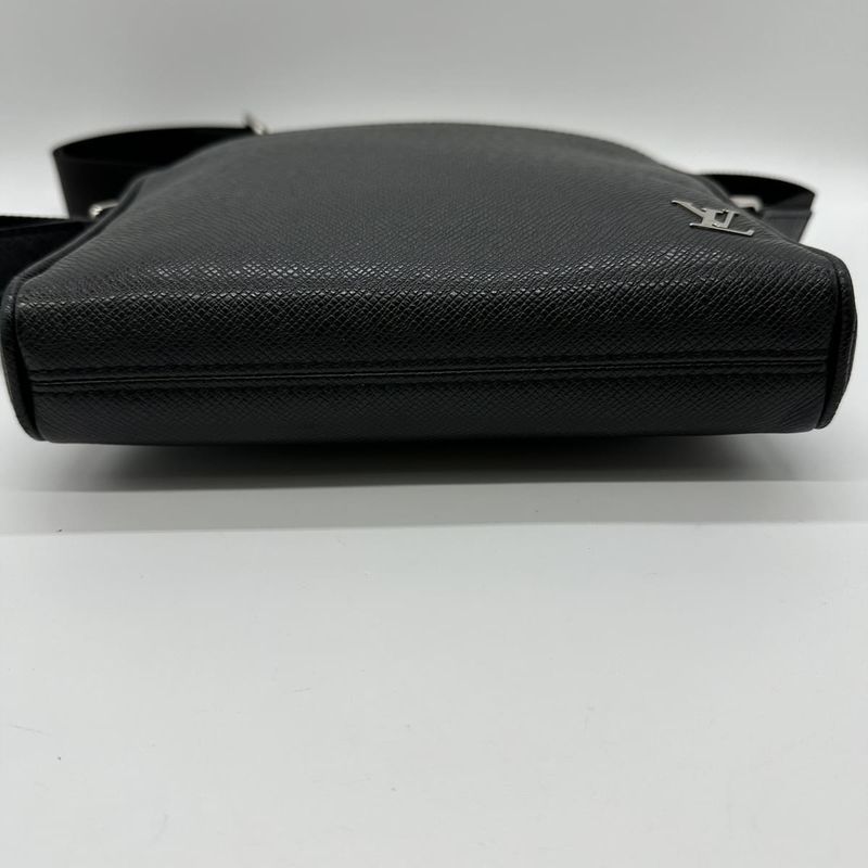 Louis Vuitton M30265 Messenger PPM Shoulder Bag Taiga Black Ladies Men