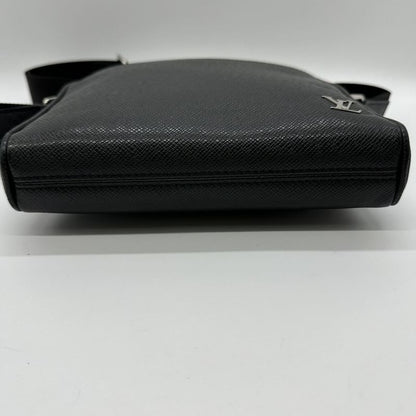 Louis Vuitton M30265 Messenger PPM Shoulder Bag Taiga Black Ladies Men