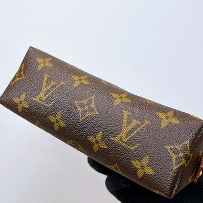 Louis Vuitton Cosmetic Vanity Makeup Pochette Pouch Bag Monogram Case