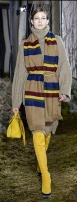 Hermes 100% Cashmere Worn On Runway Oversized Turtleneck Knit Dress Brown 34