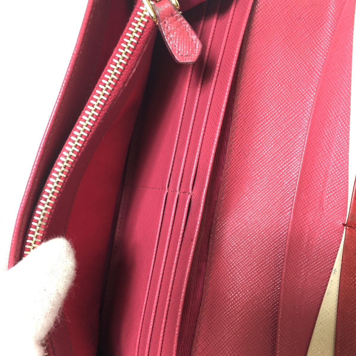 Prada Long Wallet Sapphiano 1mh132 Bicolor There Is a Feeling of Use