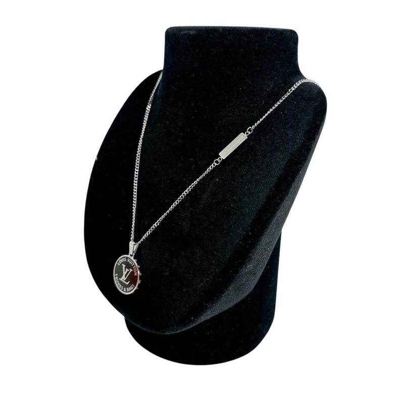 Louis Vuitton M00911 Accessory Collier LV Award Necklace Louis Vuitton Silver