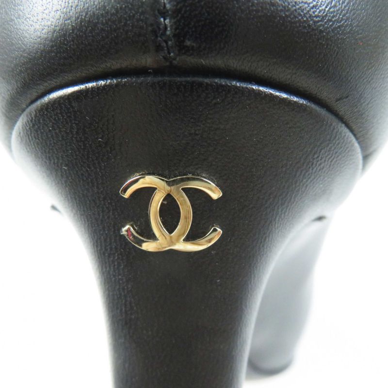 CHANEL G35025 Round Toe Leather Pumps With Coco Mark Black Gold Hardware 36