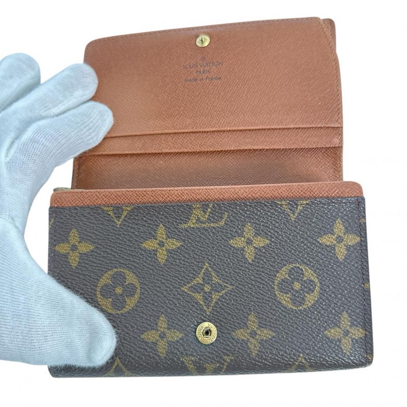 Louis Vuitton M61730 Monogram L-shaped Zipper Porte Monnaie Vie Trésor Fold