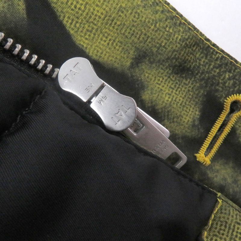 Prada 2022 Sgc091 Re-nylon Triangle Logo Cotton Graphic Padded Coat Yellow XS