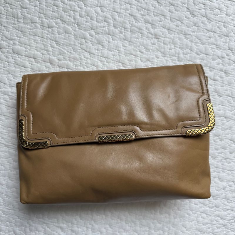 Bottega Veneta Leather Clutch Bag Beige Gold Hardware Ladies Brand Bag Party Bag