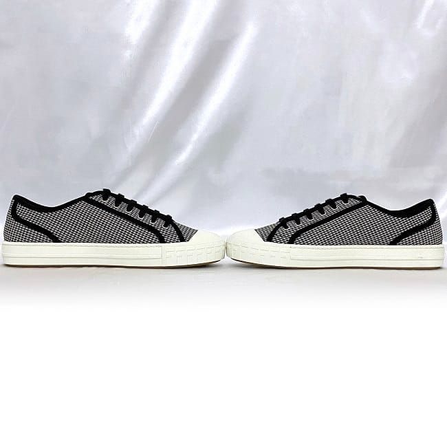 Fendi Sneakers Ec21385 White Black Staggered