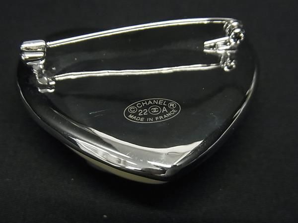 Chanel 22A Coco Rhinestone Heart Pin Brooch Pin Pin Badge Beige And