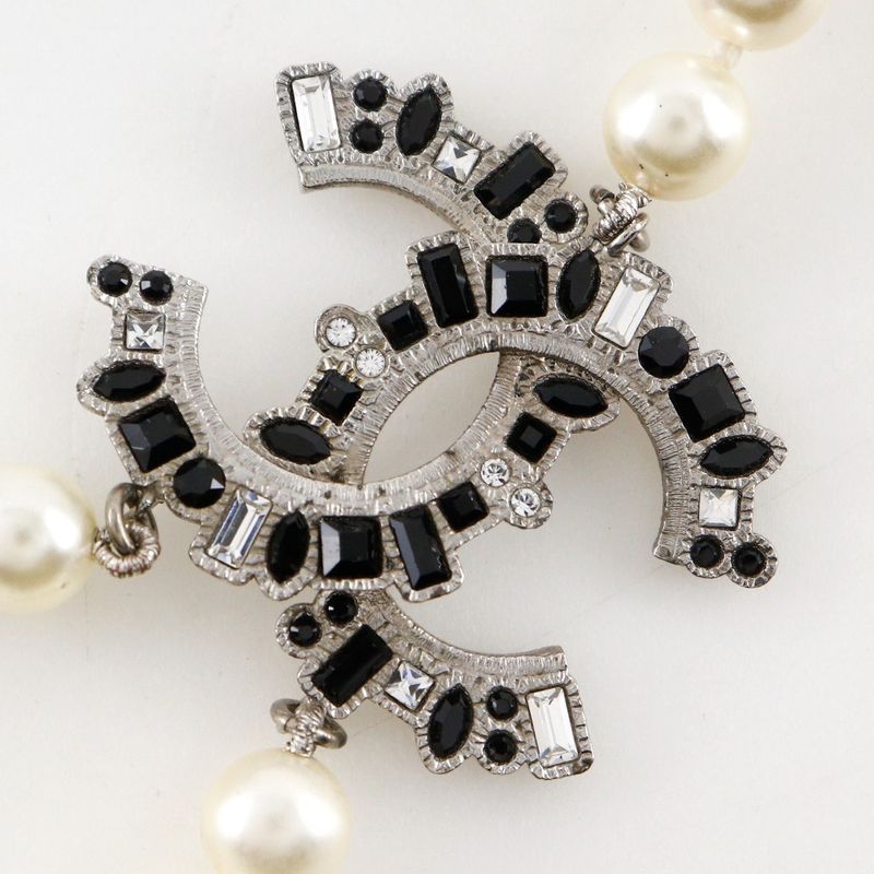 Chanel Smile Coco Mark B16 Faux Pearl And Rhinestone Black Unisex 167g Necklace