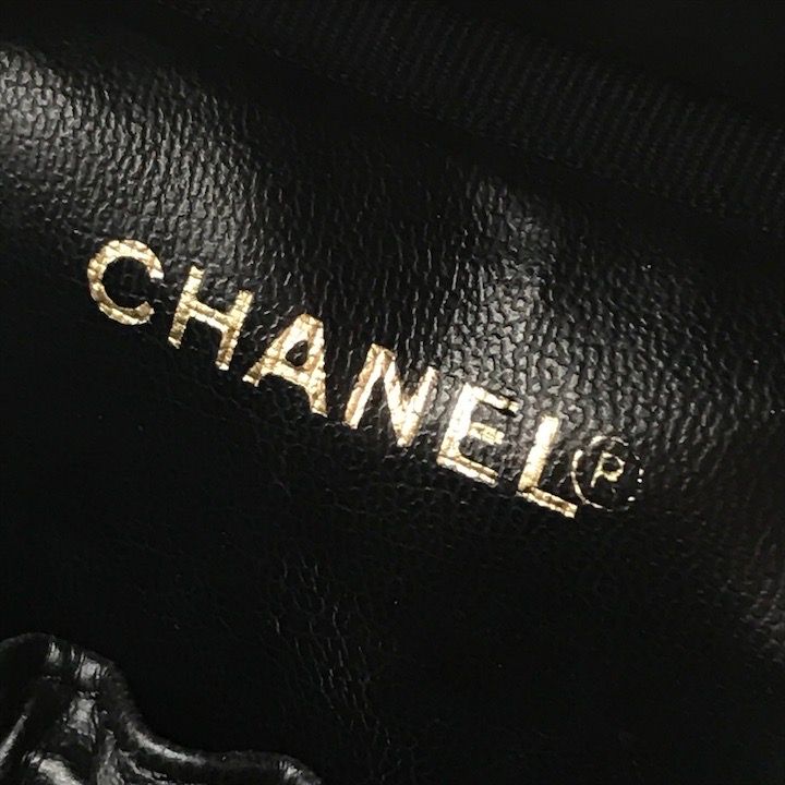 Chanel CC Logo Caviar Leather Vanity Hand Bag Black