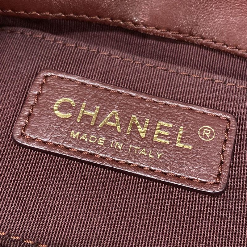 Chanel Shoulder Bag Matelasse Navy Marine Charm / Vintage Gold Hardware /