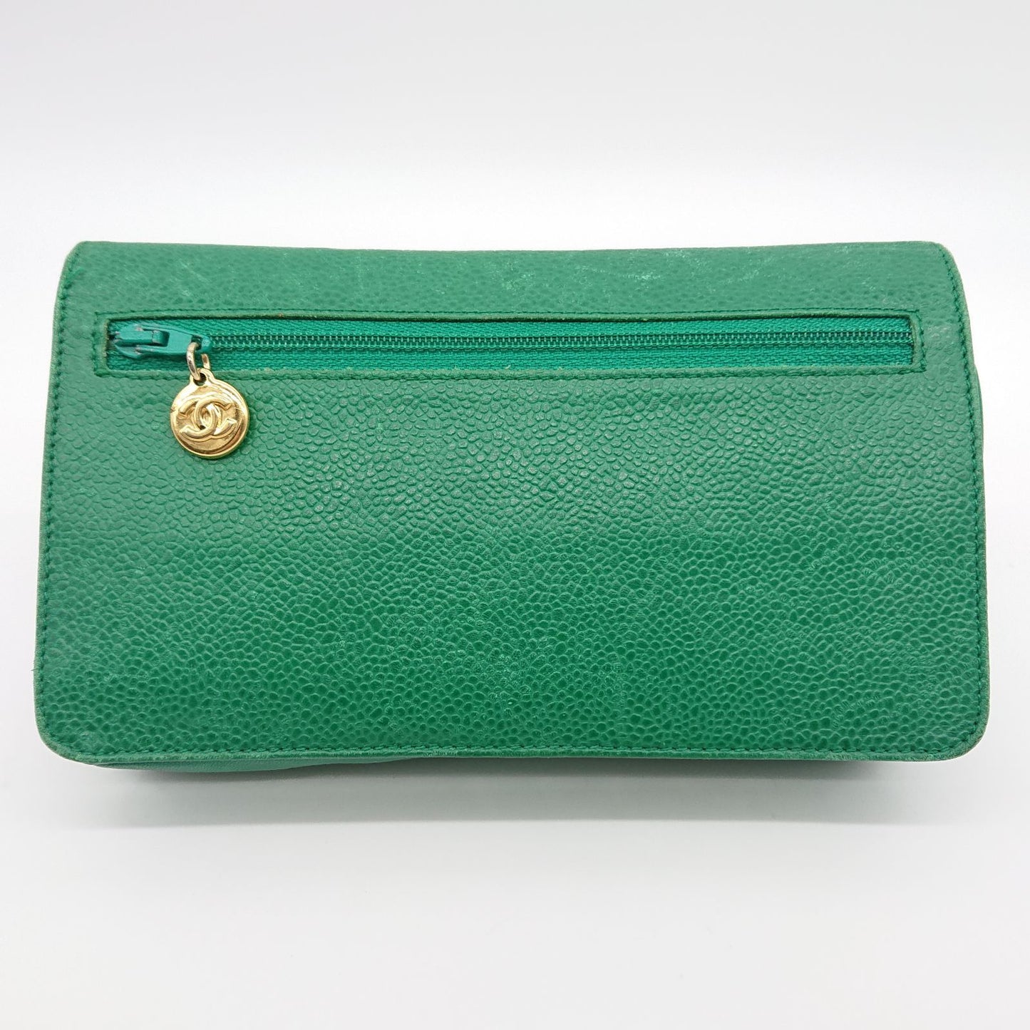 Chanel Pouch Caviar Leather Green CC Logo — view 2