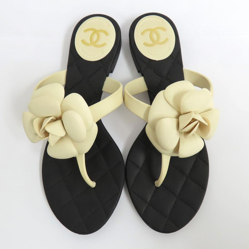 Chanel Camellia Beach Sandals Flat Heel 35 Black White Rubber Thong
