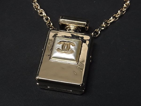 Chanel Coco Mark Perfume Necklace B22 S Perfume Bottle Motif Pendant