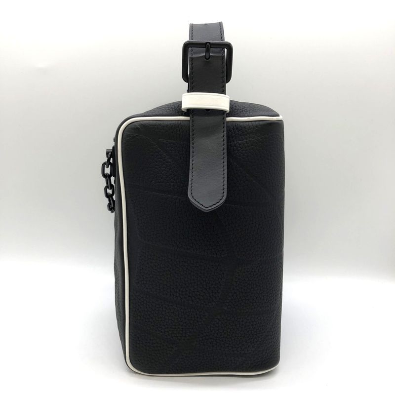 Backpack / Louis Vuitton Cloak Dop Kit 2022 FIFA World Cup Limited Edition