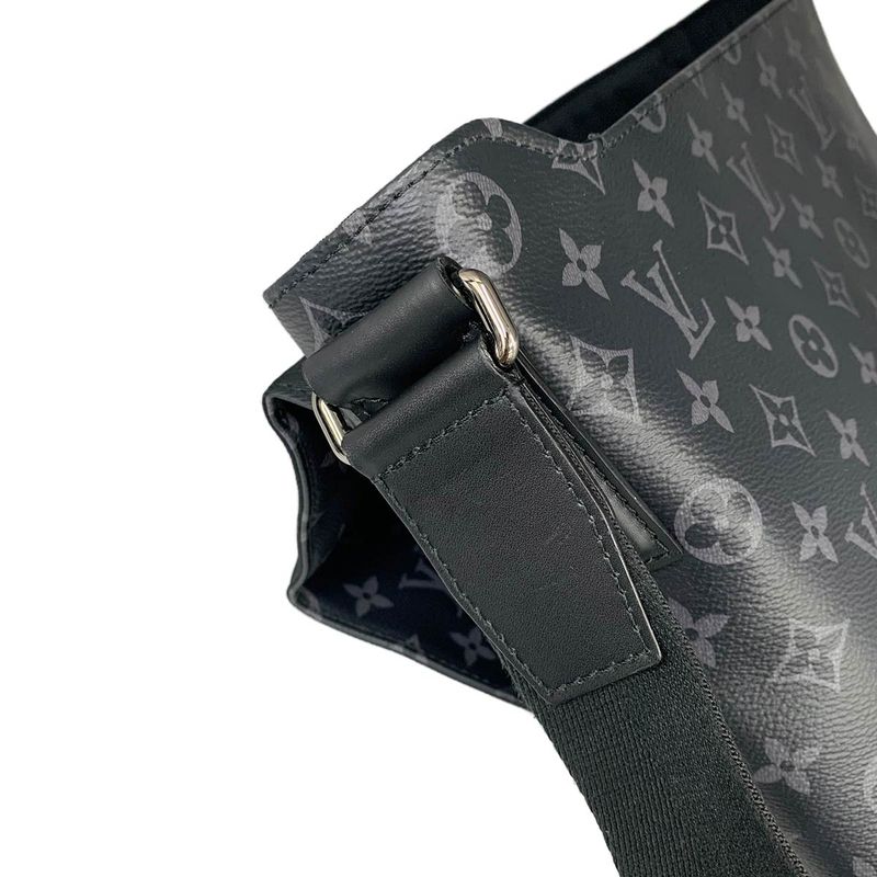 Louis Vuitton Monogram Eclipse District MM NM Shoulder Bag Black M44001 90295932