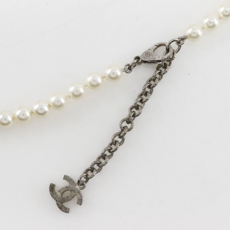 Chanel Smile Coco Mark B16 Faux Pearl And Rhinestone Black Unisex 167g Necklace