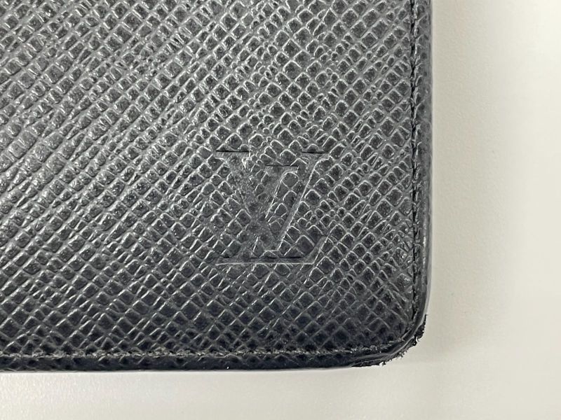 Louis Vuitton Taiga Portefeuille Florine Ardoise Compact Wallet Folded M31112