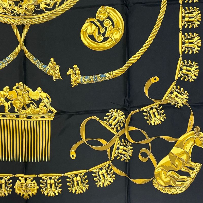 Hermes LES Cavaliers D'OR Golden Knight Scarf Silk Gold And Black