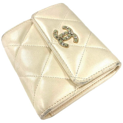 Chanel Matelasse Trifold Wallet Lamb Skin Ap2809 White Gold Hardware Coco Pearl