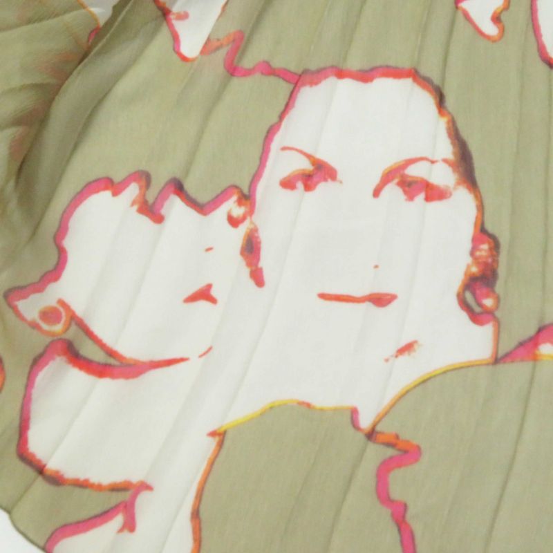 CHANEL Vintage 00S P15722 Gabrielle 100% Silk Face/face Pattern With Coco Mark