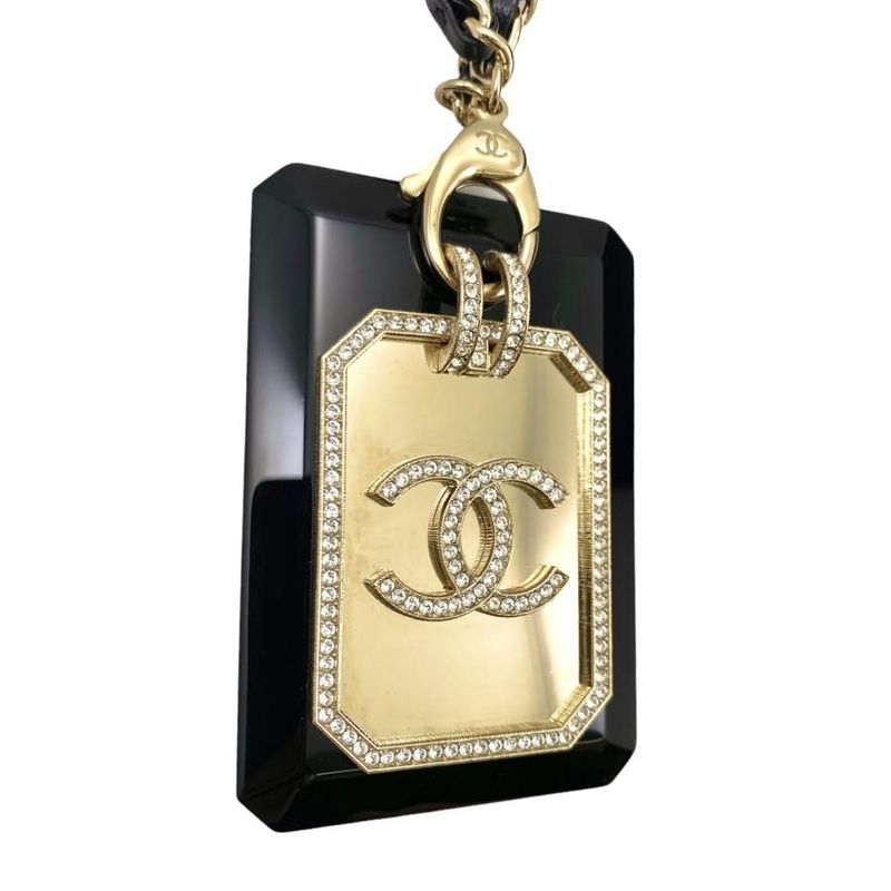 Chanel Ab6421 B06189 Nd228 Chain Necklace Card Case Black Gold Hardware with