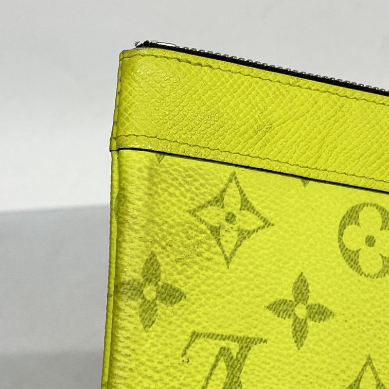 Louis Vuitton Pouch Taiga Llama Pochette Discovery PM M30281 Jeanne Men's