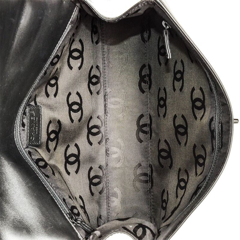 Chanel Chain Shoulder Bag Lambskin Black 7 Figures 6 Units Coco Mark