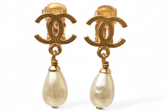 Chanel Earring Vintage Chanel Coco CC Pearl Motif Gold 95