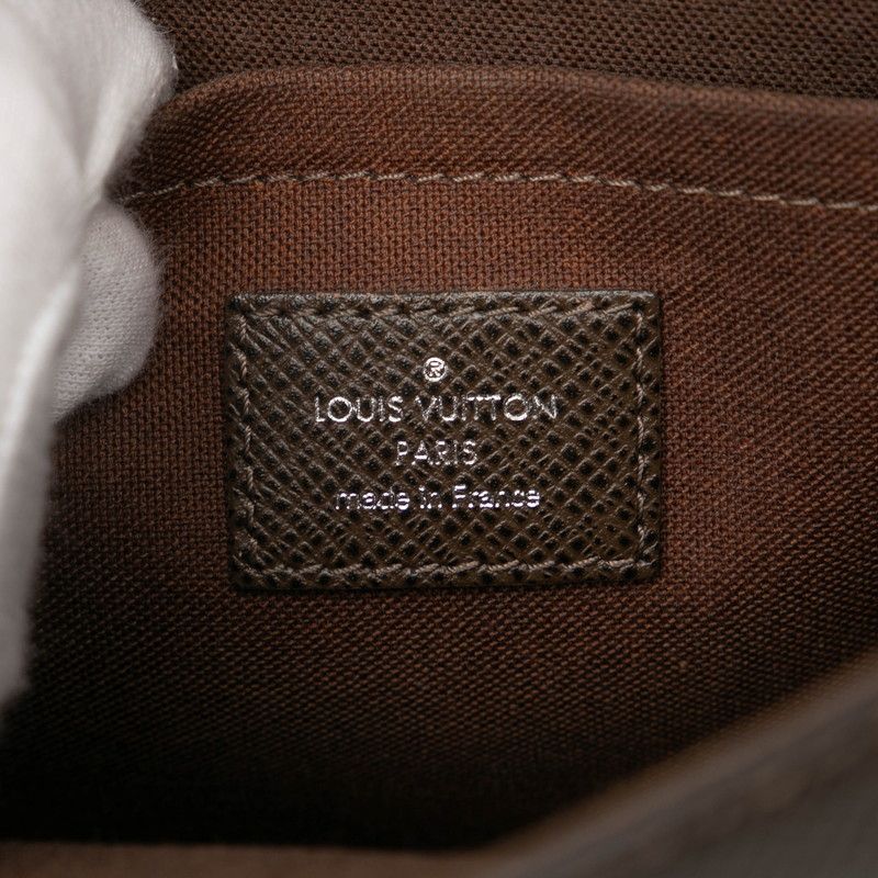 Louis Vuitton Taiga Andrei Crossbody Shoulder Bag M32488 Grizzly Brown Leather