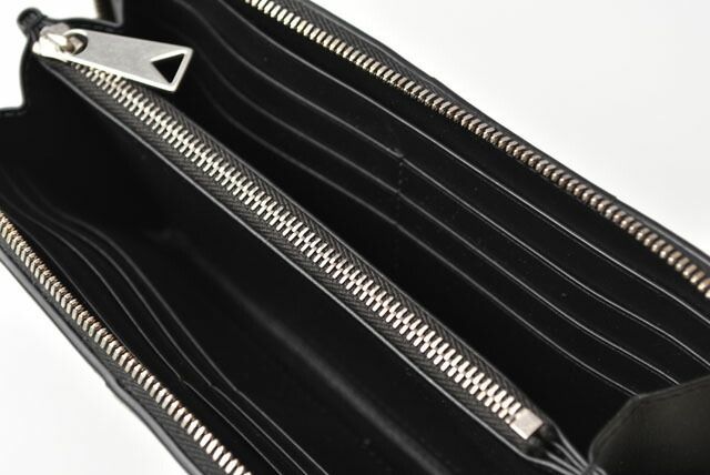 Bottega Veneta Wallet Unused Bottega Veneta Long Wallet Intrecciato Zip-up