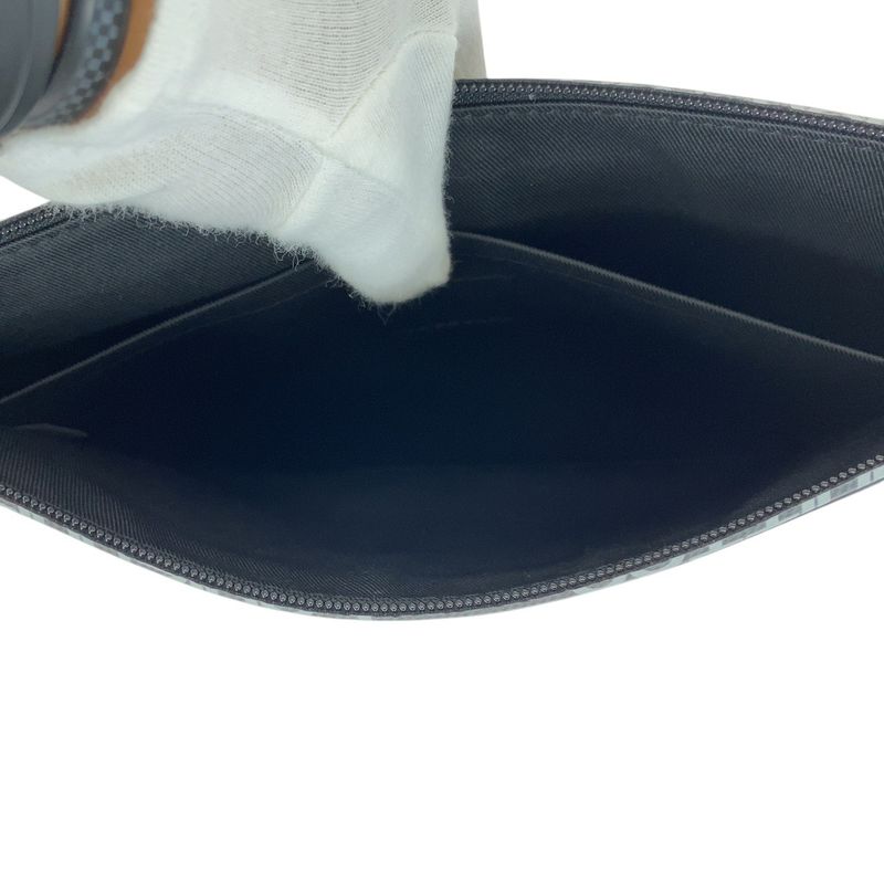 Louis Vuitton Taiga Pochette Apollo Black Silver Hardware Leather M30086 Clutch